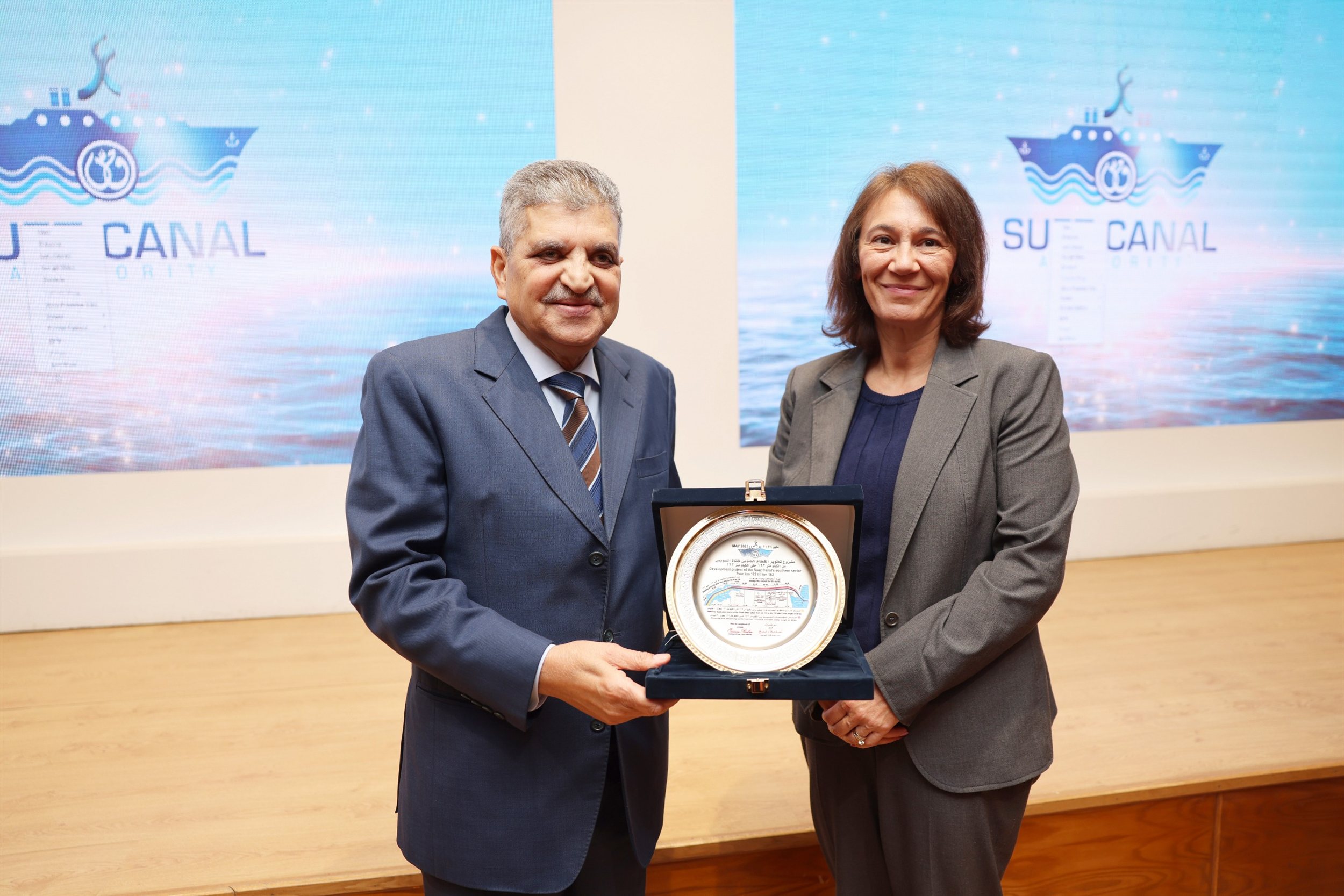 الفريق أسامة ربيع يلتقي إيفانا فلادكوفا هولار