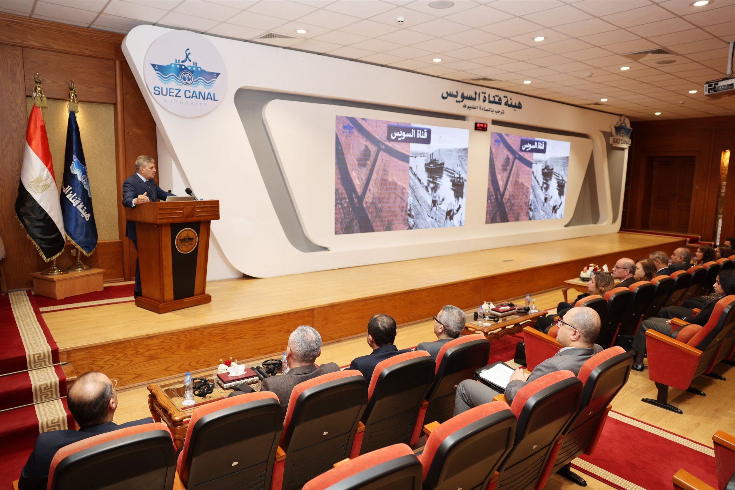 الفريق أسامة ربيع يلتقي وفد بعثة صندوق النقد الدولي