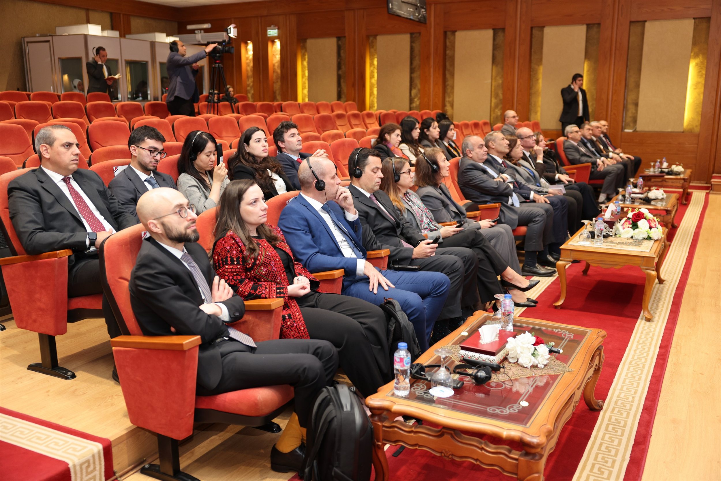 الفريق أسامة ربيع يلتقي وفد بعثة صندوق النقد الدولي