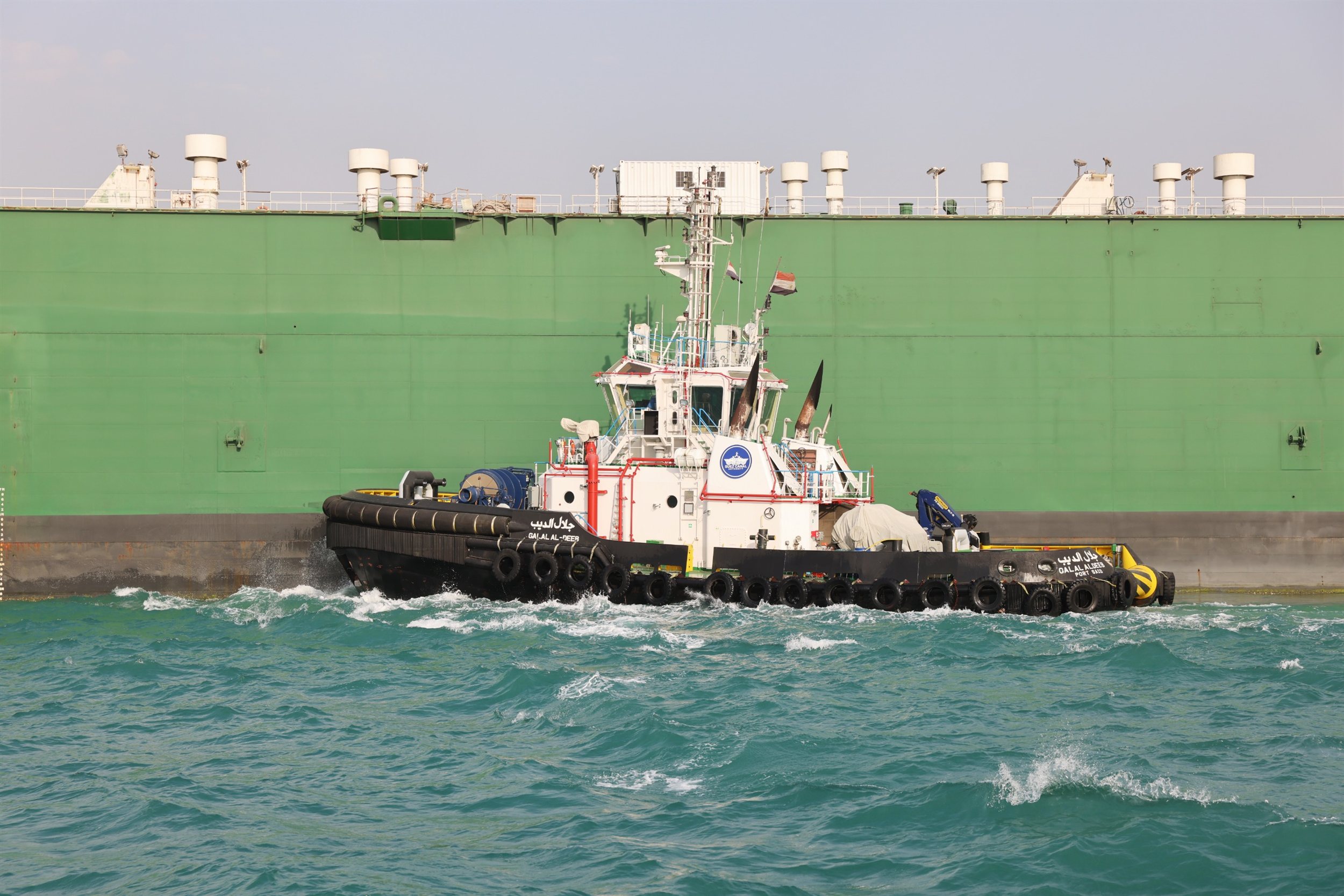 نجاح عملية عبور الحوض العائم GREEN DOCK 3 