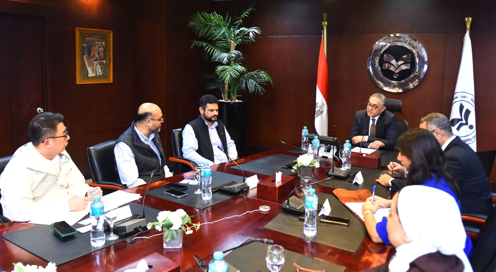 حسام هيبة يجتمع مع وفد شركة Fountain Set Limited