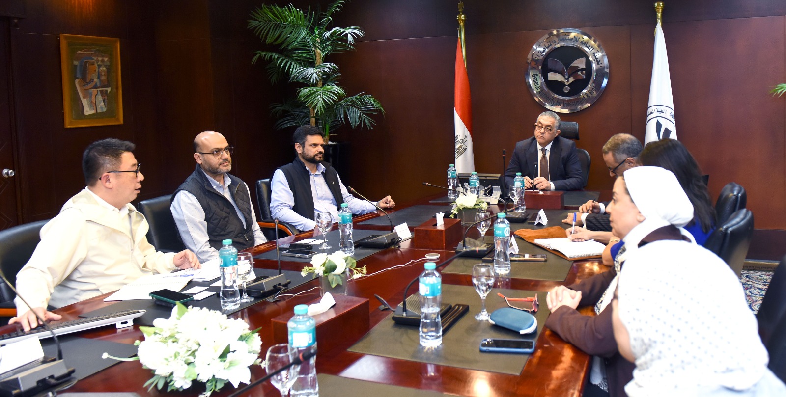 حسام هيبة يجتمع مع وفد شركة Fountain Set Limited