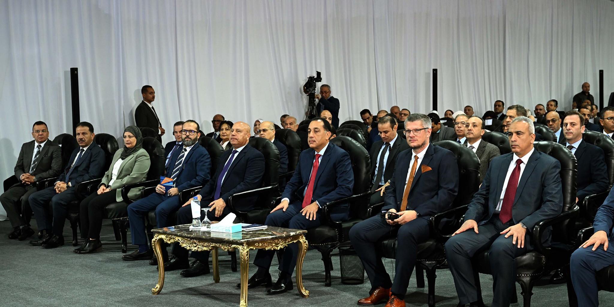 رئيس الوزراء يفتتح مصنع ليوني مصر العالمية