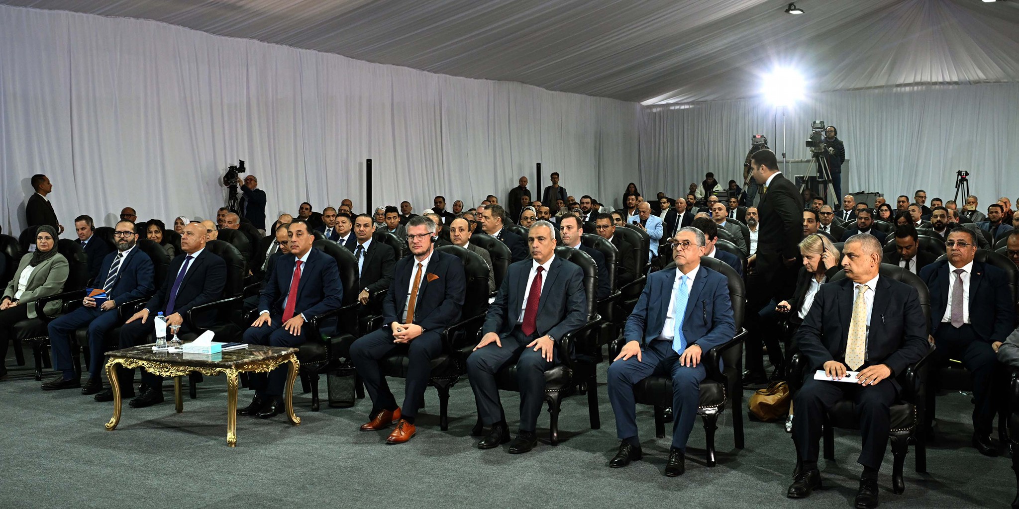 رئيس الوزراء يفتتح مصنع ليوني مصر العالمية