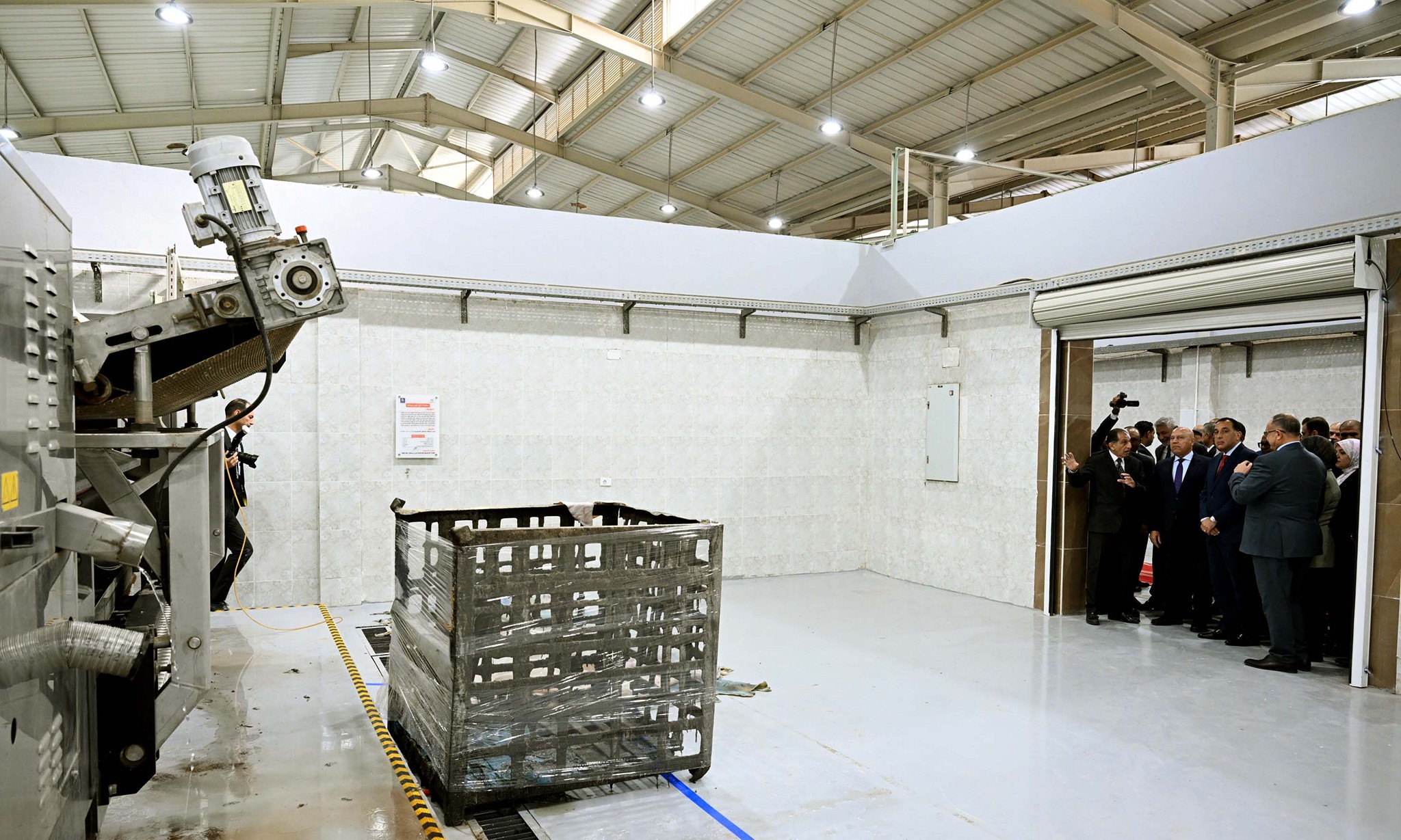 رئيس الوزراء يتفقد مشروع رفع كفاءة مركز تكنولوجيا دباغة الجلود بالروبيكي