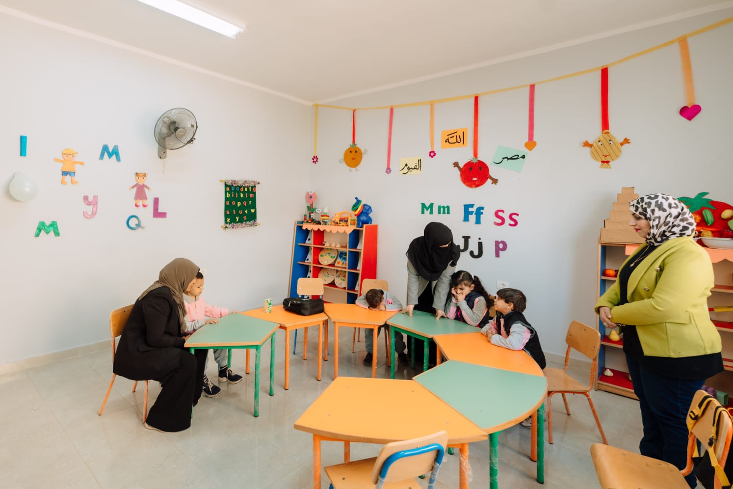 بنك التعمير والإسكان يفتتح مبنى رياض الأطفال بمدرسة بالفيوم