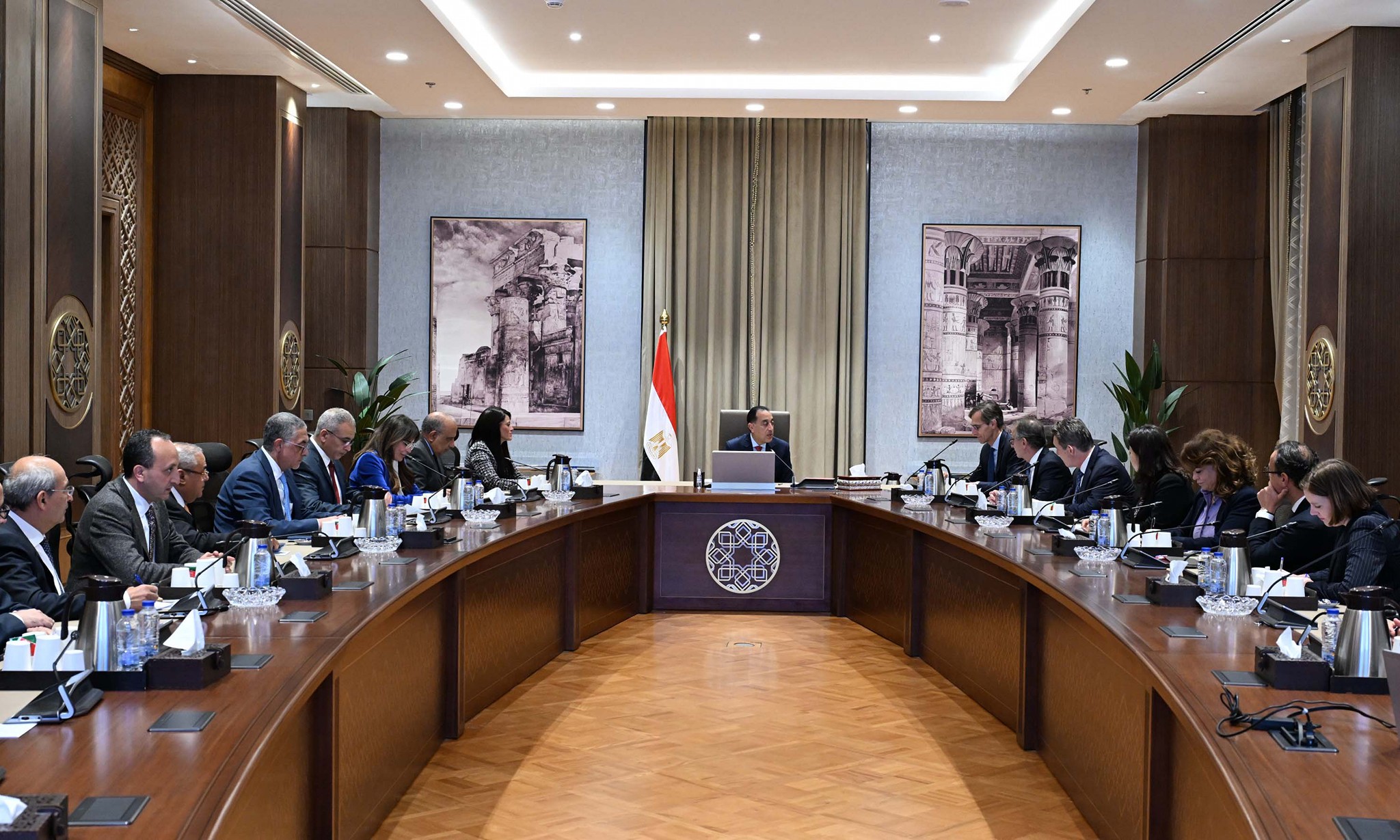 رئيس الوزراء يستقبل النائب الأول لرئيس البنك الأوروبي لإعادة الإعمار والتنمية