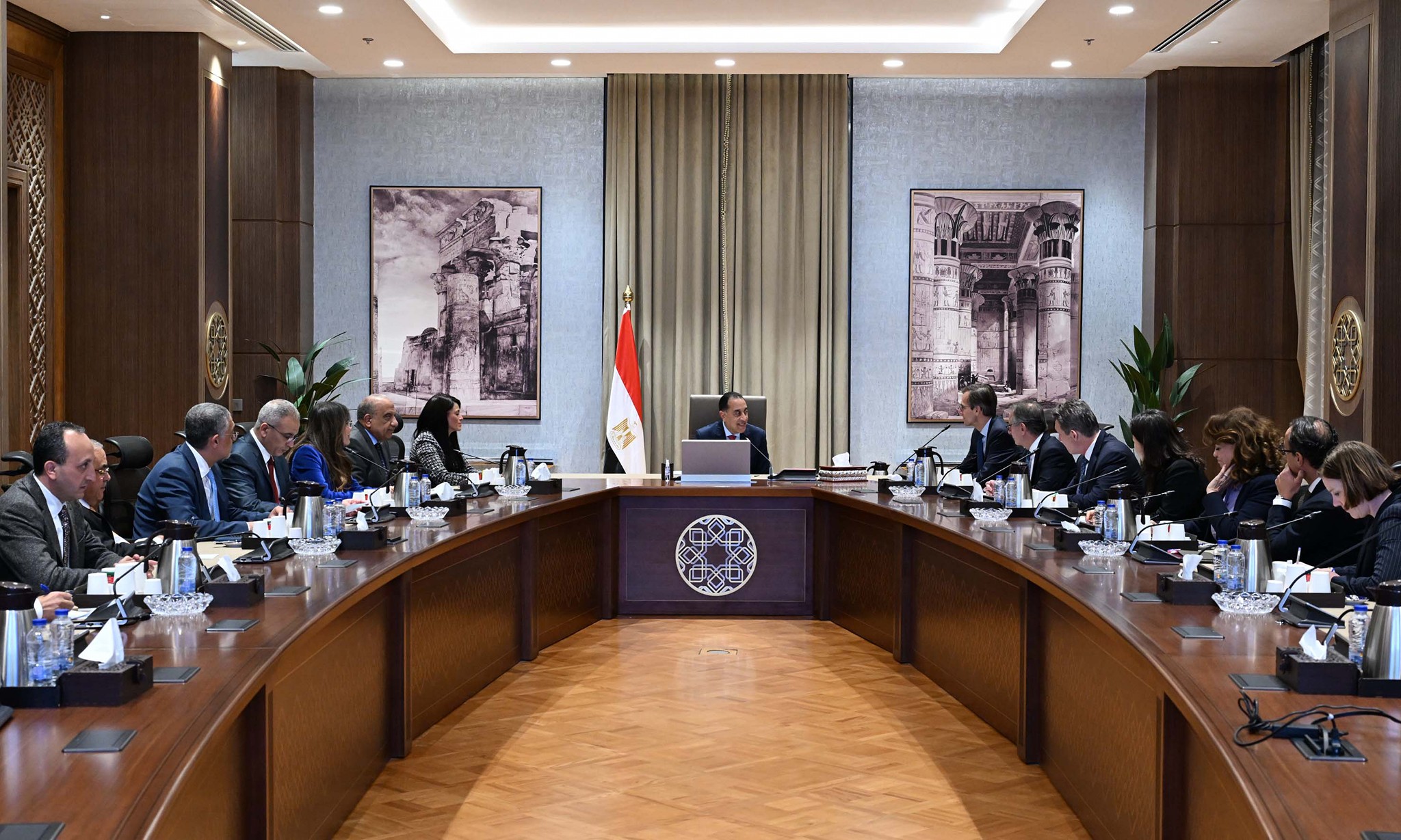 رئيس الوزراء يستقبل النائب الأول لرئيس البنك الأوروبي لإعادة الإعمار والتنمية