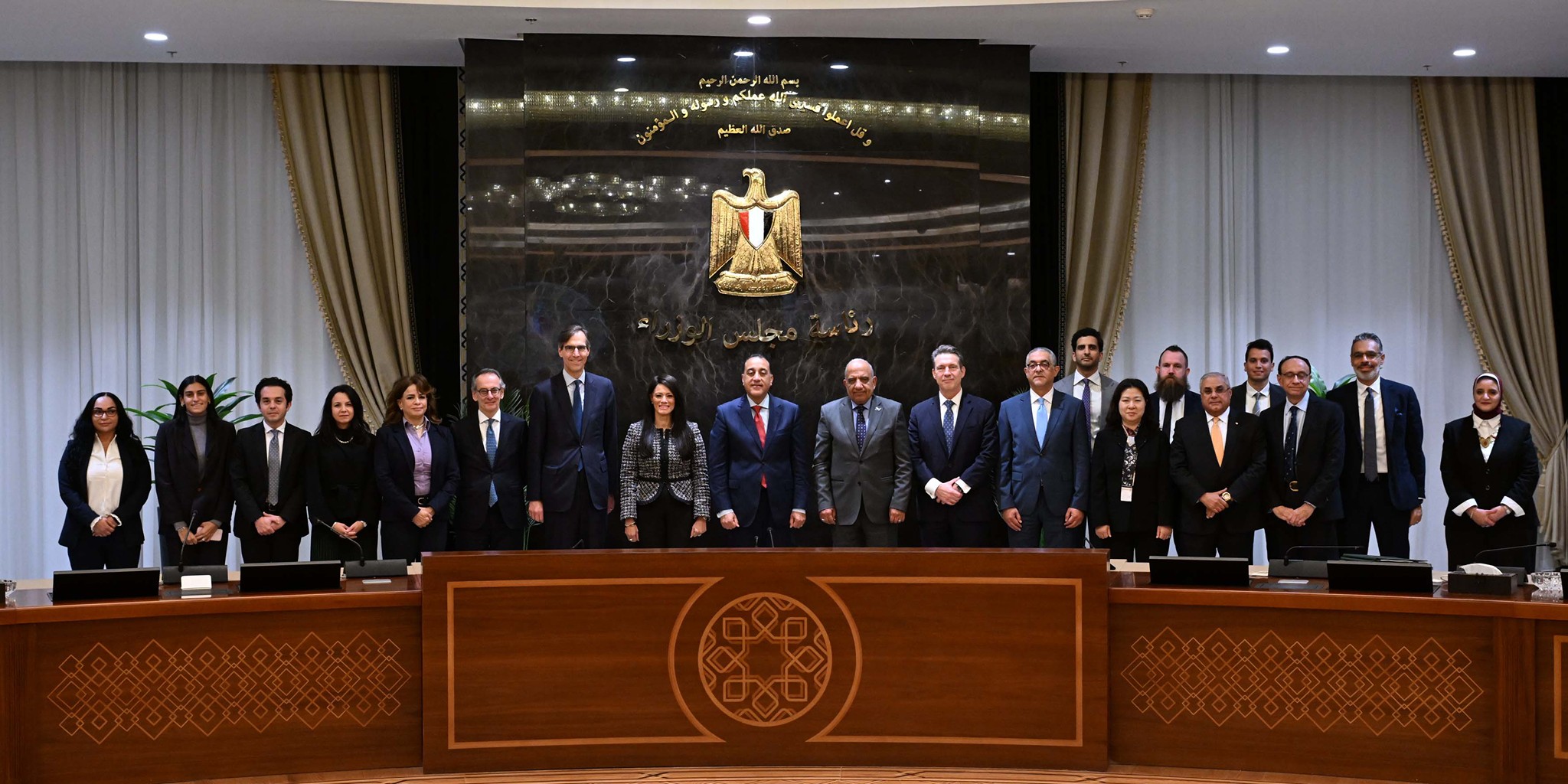 توقيع 6 مذكرات تفاهم واتفاقيات بين الحكومة والبنك الأوروبي لإعادة الإعمار و التنمية 