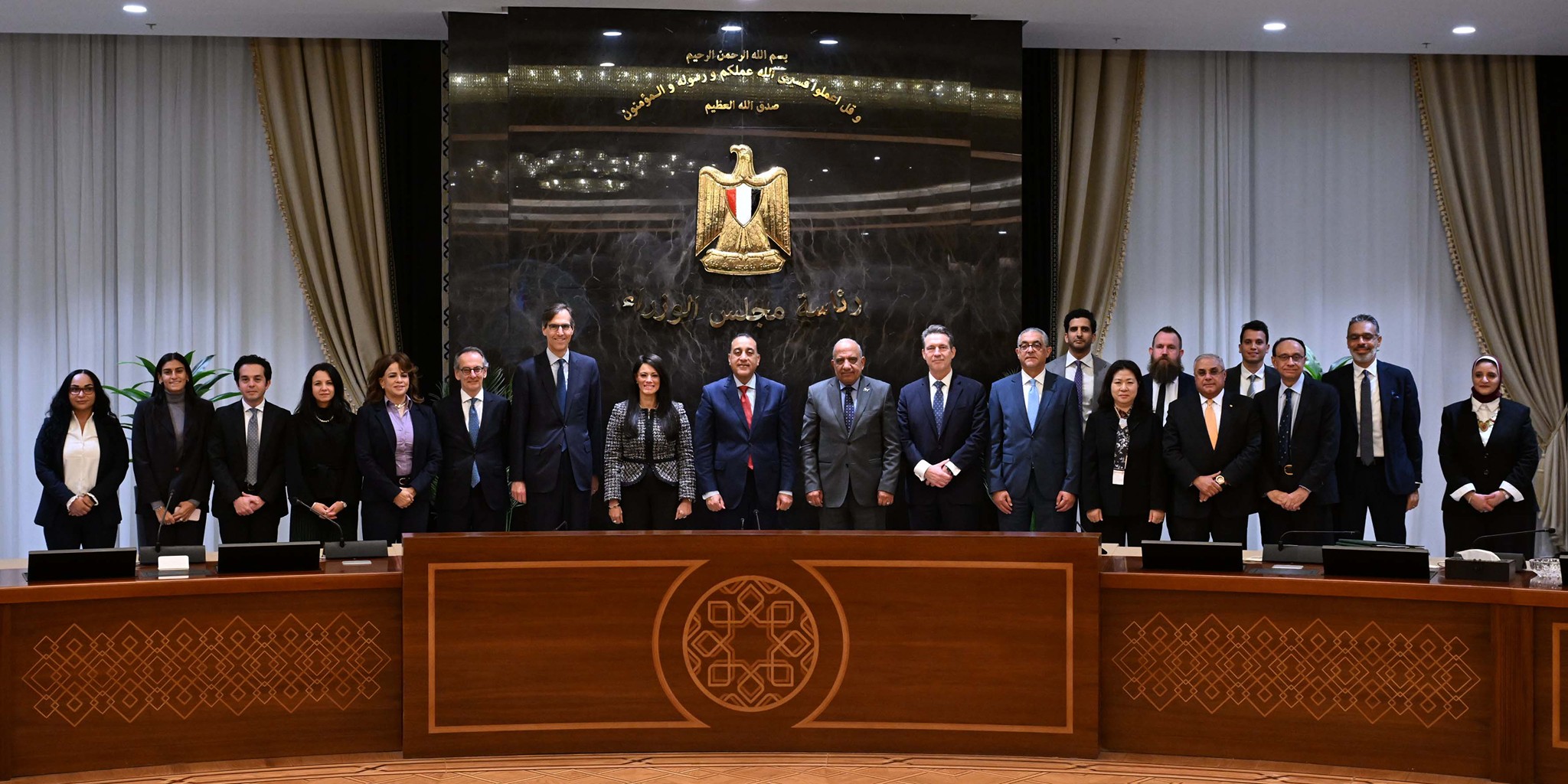 توقيع 6 مذكرات تفاهم واتفاقيات بين الحكومة والبنك الأوروبي لإعادة الإعمار و التنمية 