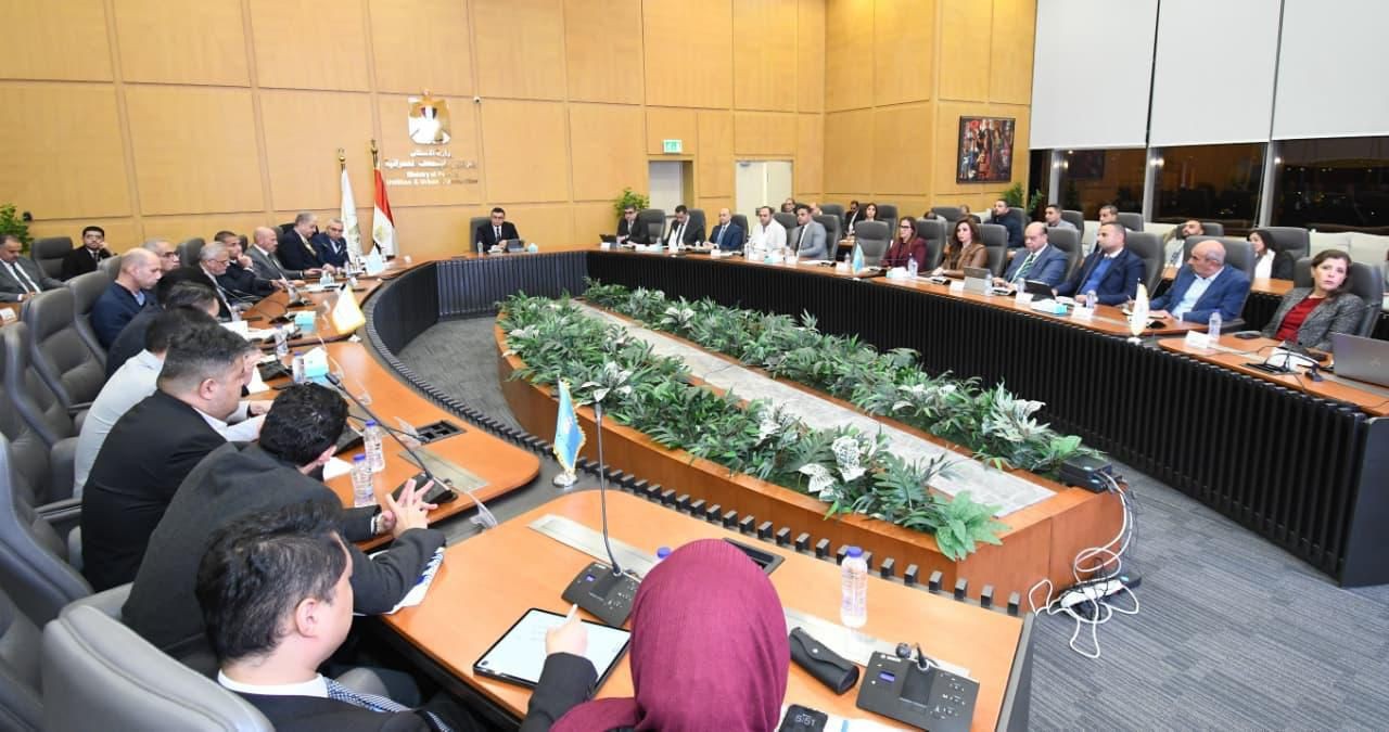 وزير الإسكان يتابع موقف مشروع منطقة الأعمال المركزية بالعاصمة الجديدة