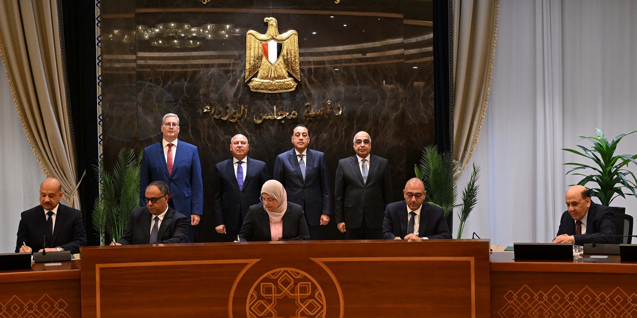 توقيع اتفاقية تسوية بين الحكومة وشركة جنوب الوادي للأسمنت