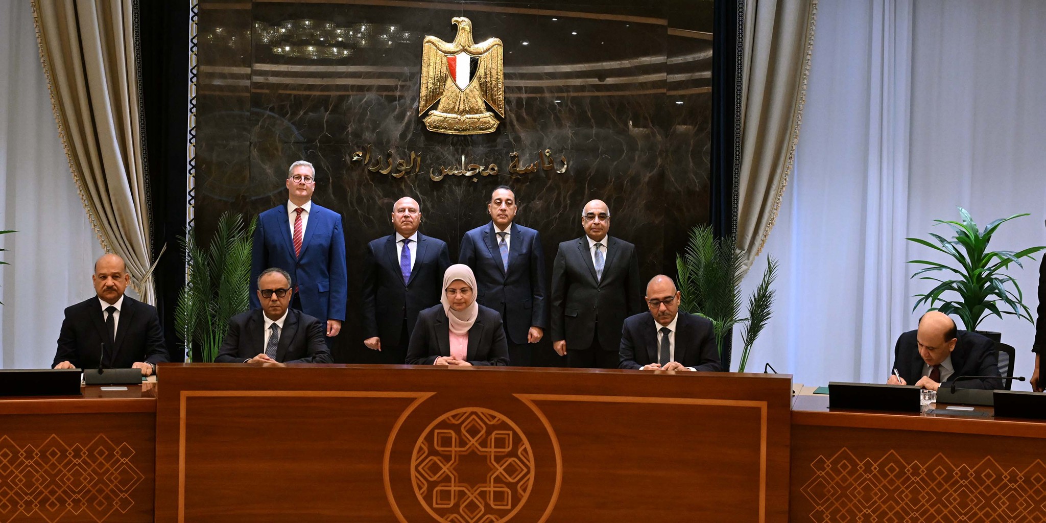 توقيع اتفاقية تسوية بين الحكومة وشركة جنوب الوادي للأسمنت