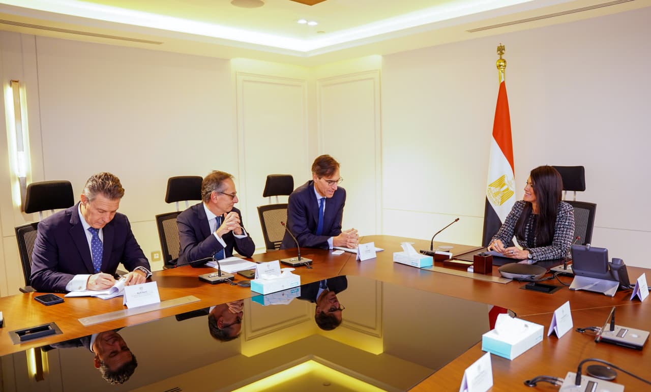 المشاط تستقبل النائب الأول لرئيس البنك الأوروبي لإعادة الإعمار والتنمية