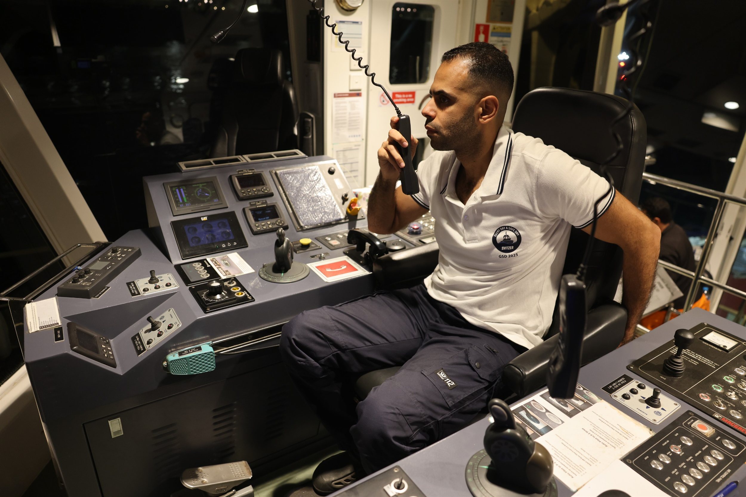 نجاح عملية عبور الحوض العائم GREEN DOCK 3 