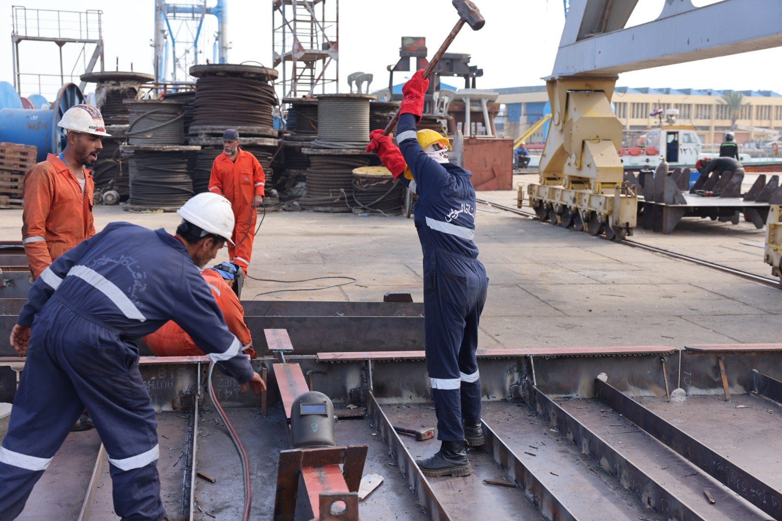 أسامة ربيع ومحافظ بورسعيد يتفقدان بعض المشروعات بالمحافظة