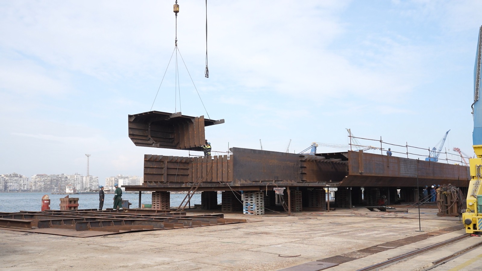 أسامة ربيع ومحافظ بورسعيد يتفقدان بعض المشروعات بالمحافظة