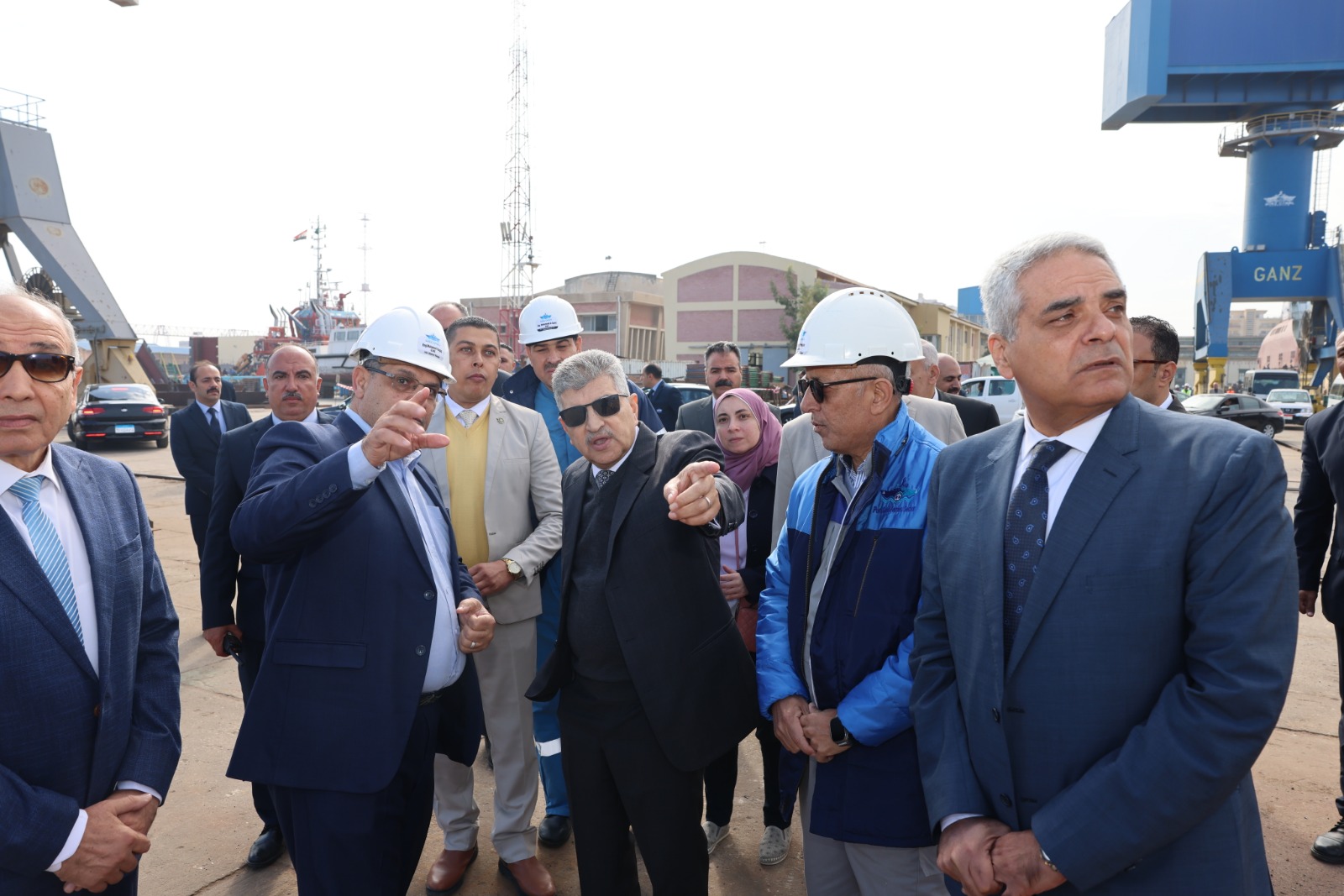 أسامة ربيع ومحافظ بورسعيد يتفقدان بعض المشروعات بالمحافظة