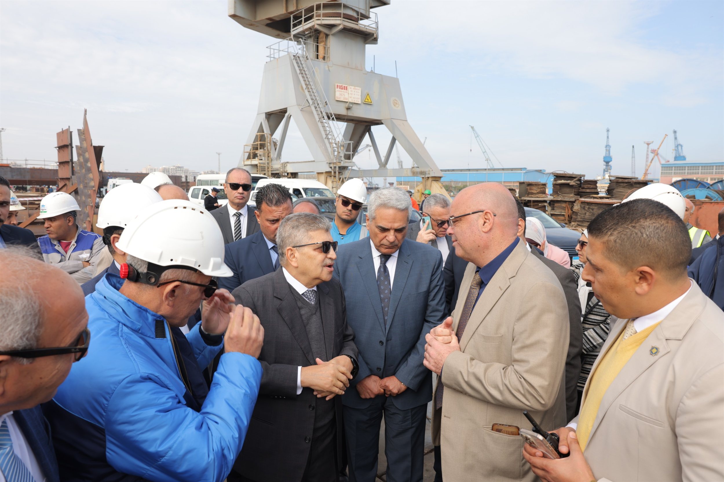 أسامة ربيع ومحافظ بورسعيد يتفقدان بعض المشروعات بالمحافظة