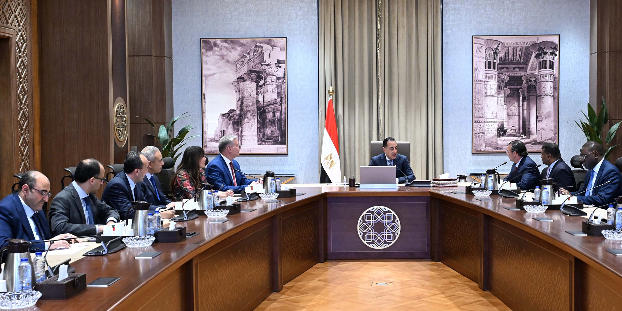 مدبولي يلتقي رئيس قسم الأصول الأساسية بشركة شيفرون