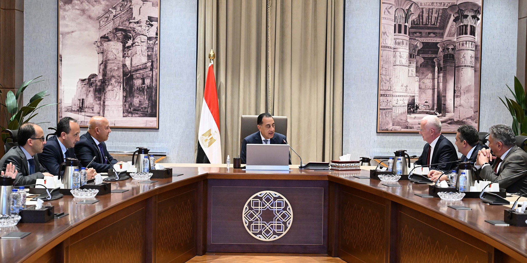 رئيس الوزراء يلتقي رئيس مجلس إدارة مجموعة «فيكا» الفرنسية