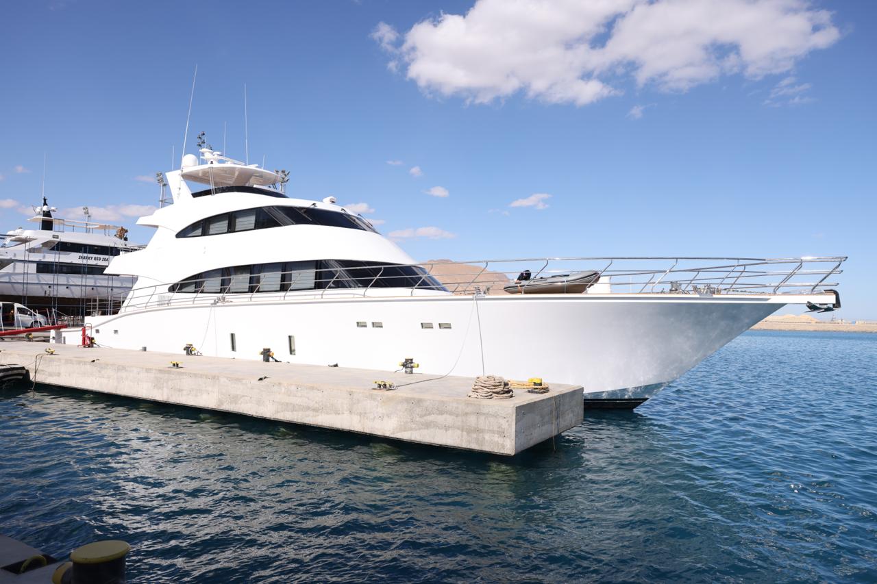 اليخت السياحي