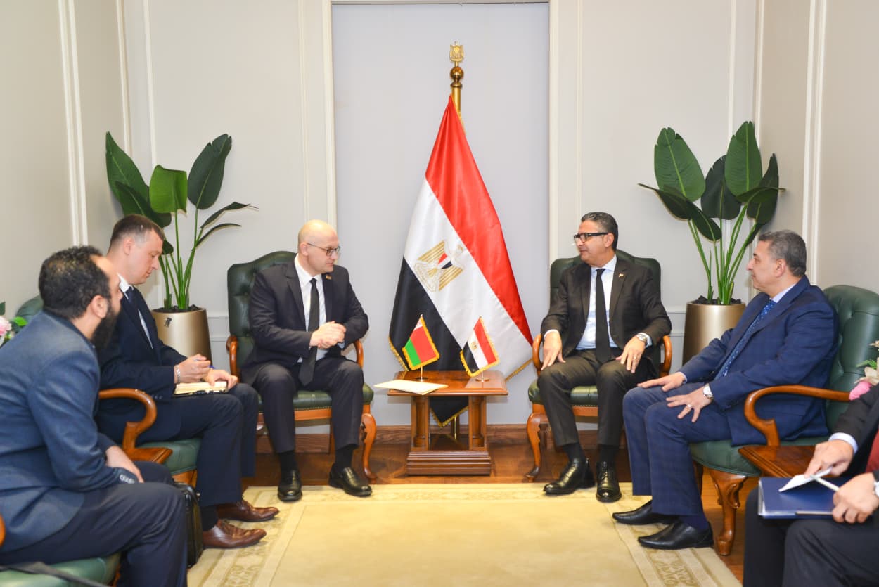 الدكتور شريف فاروق يجتمع مع سفير جمهورية بيلاروسيا بالقاهرة