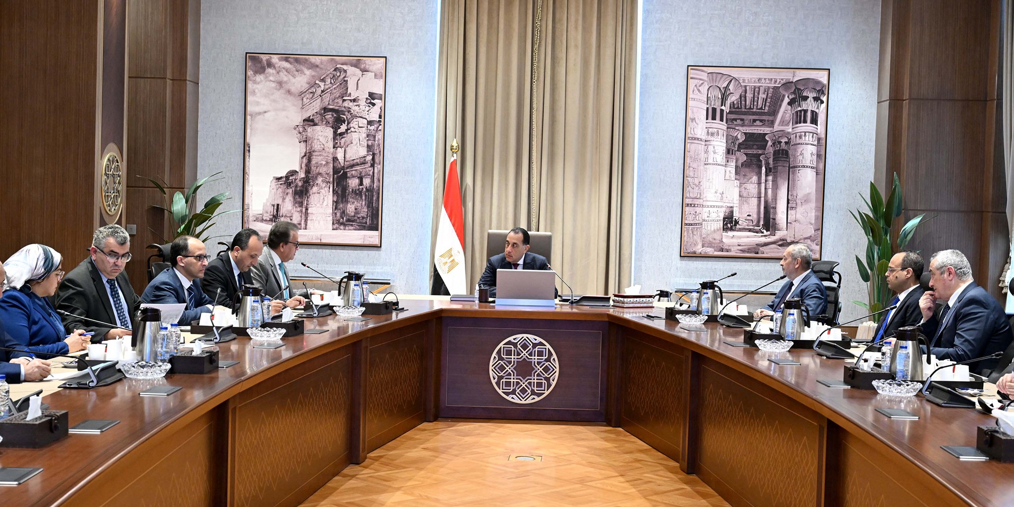 مدبولي يتابع مستجدات العمل في ملفات وزارة الصحة