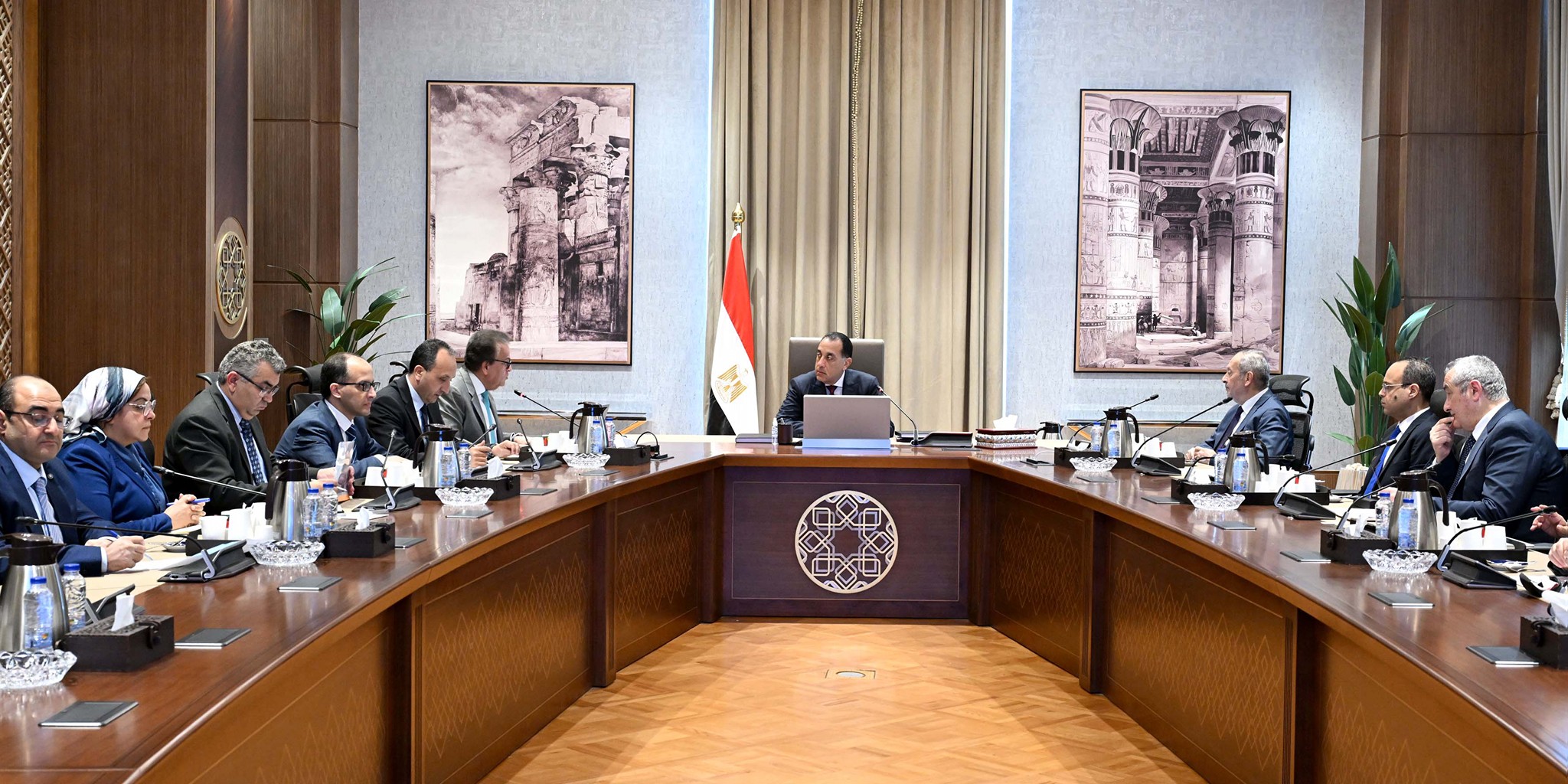 مدبولي يتابع مستجدات العمل في ملفات وزارة الصحة