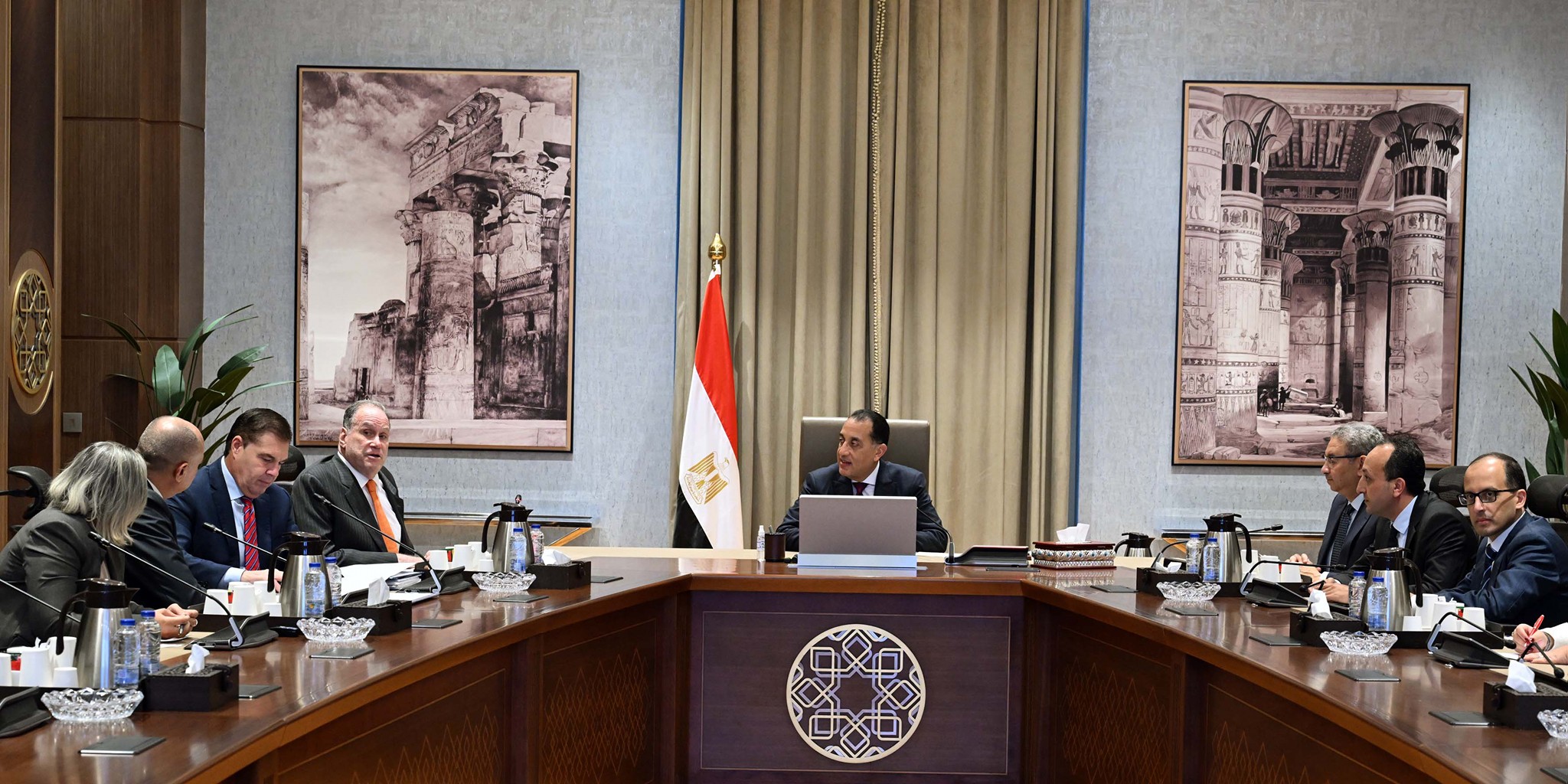 رئيس الوزراء يلتقي رئيس مجلس إدارة شركة «بلومبرج جرين»