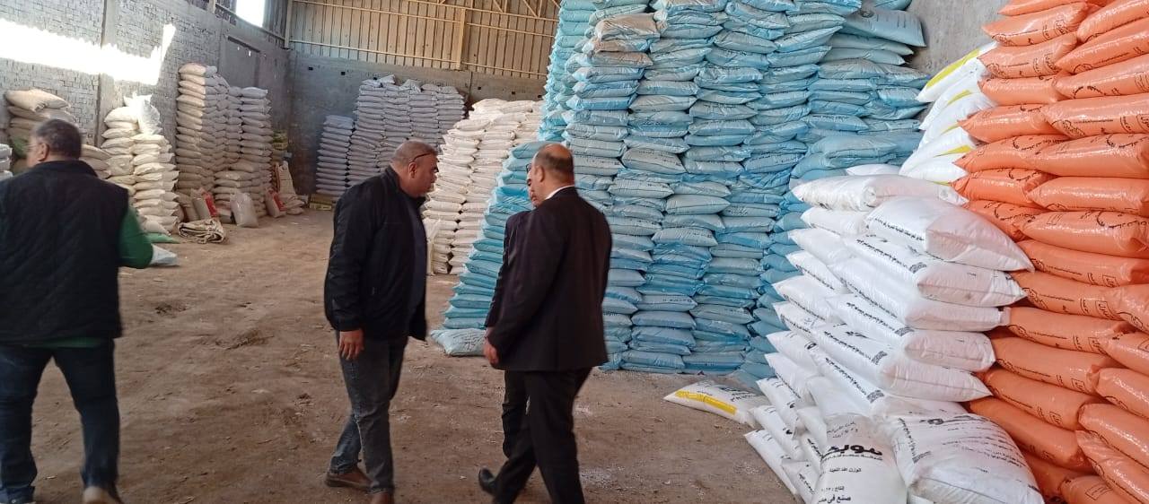الزراعة تضبط مخزنًا غير مرخص لتهريب الأسمدة