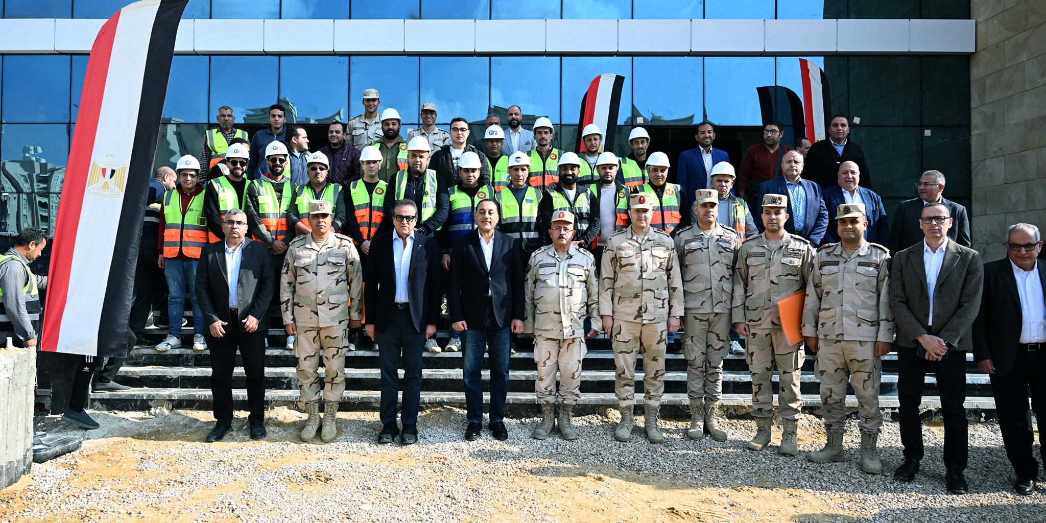 رئيس الوزراء يتفقد مشروع إنشاء مستشفى التأمين الصحي الشامل