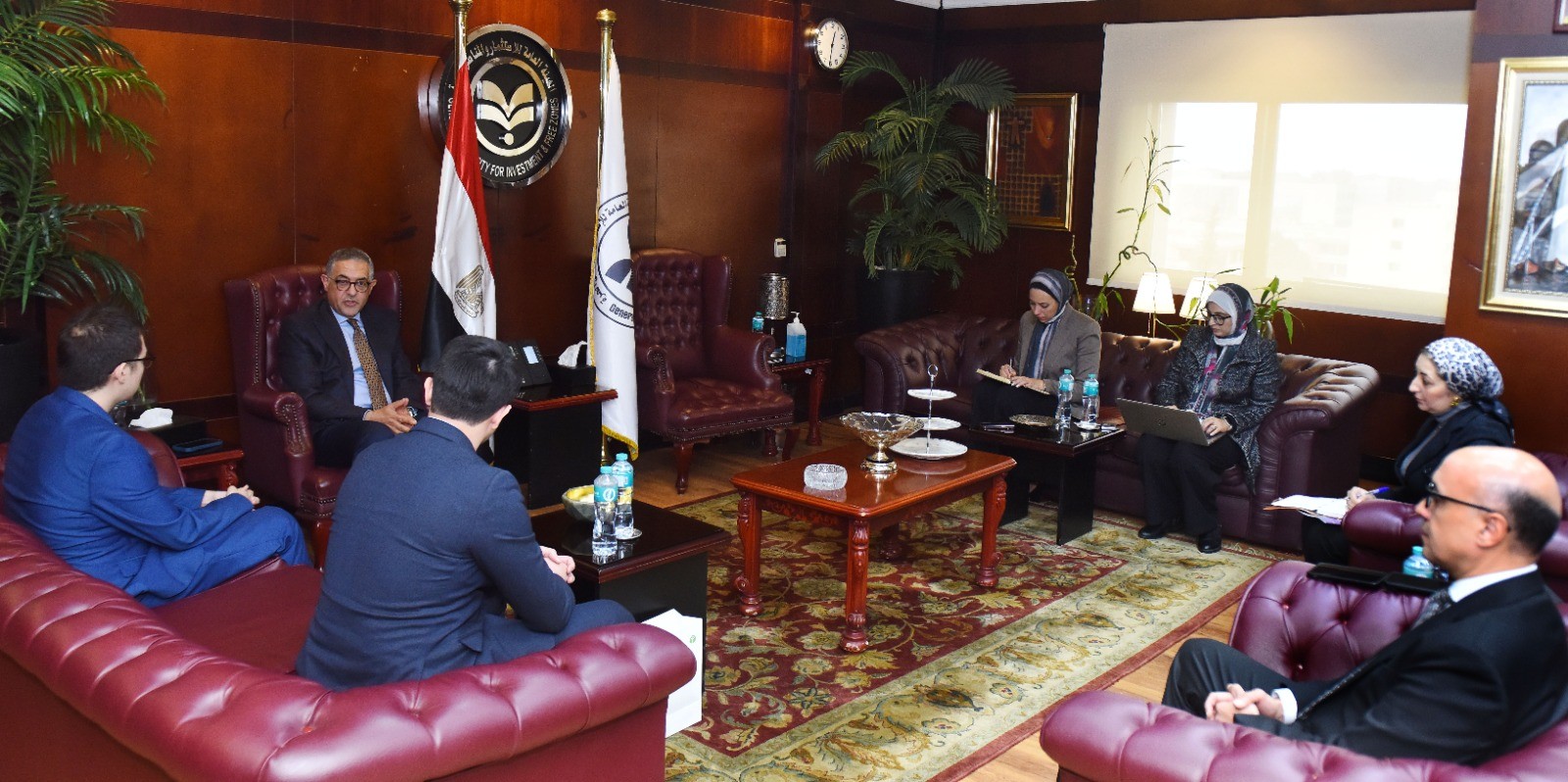 هيئة الاستثمار تجتمع  مع وفد من منطقة تكنولوجيا المعلومات