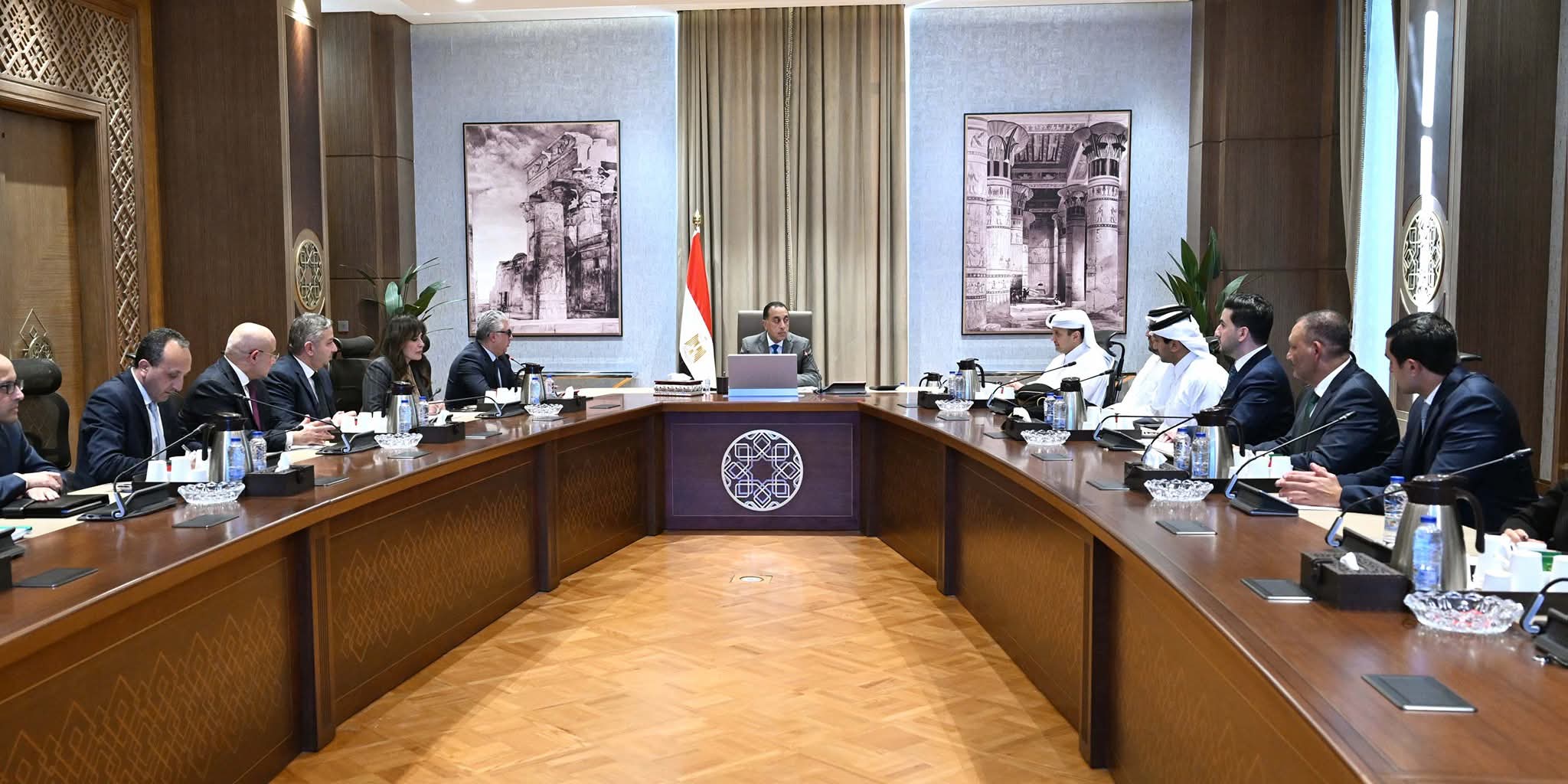 رئيس الوزراء يلتقي الرئيس التنفيذي لشركة المانع