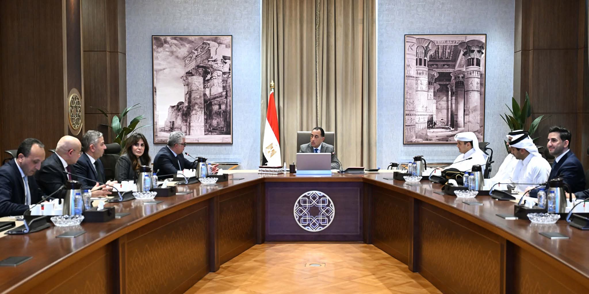 رئيس الوزراء يلتقي الرئيس التنفيذي لشركة المانع