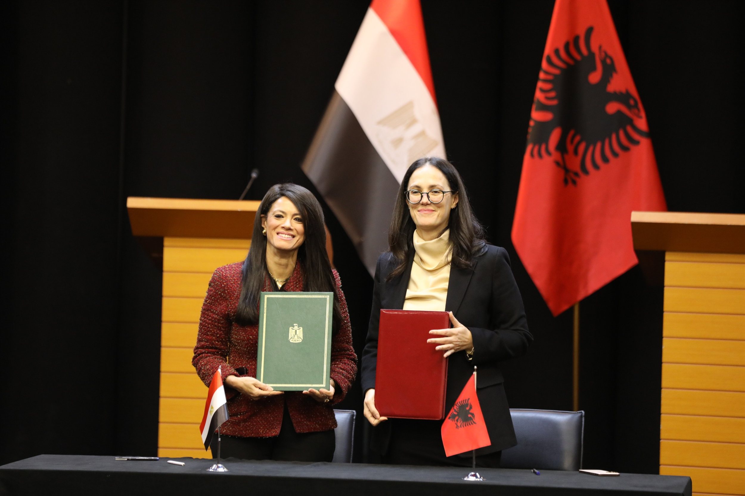 توقع مذكرتي تفاهم بين وزيرة التخطيط ونظيرتها الألبانية 