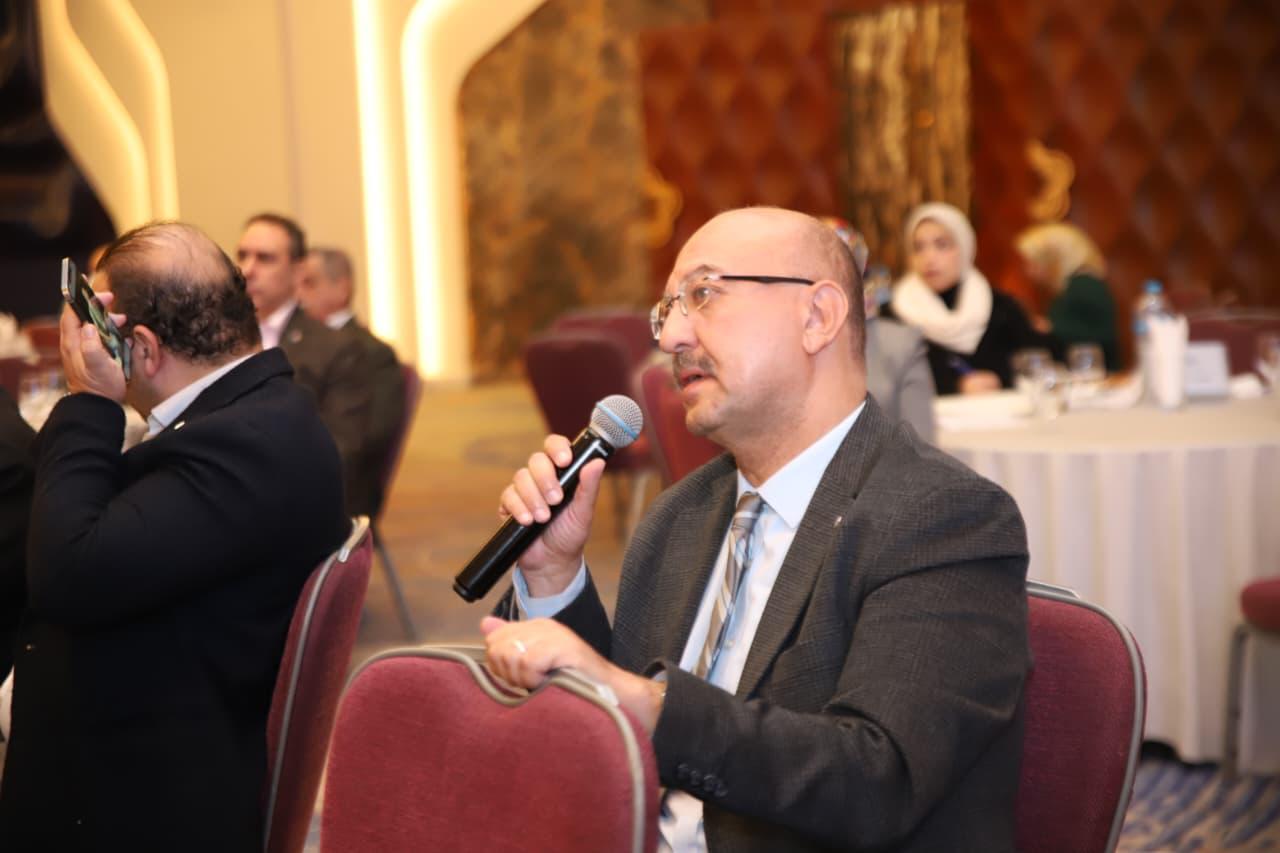 رئيس مصلحة الجمارك يجتمع مع جمعية رجال الأعمال بالإسكندرية