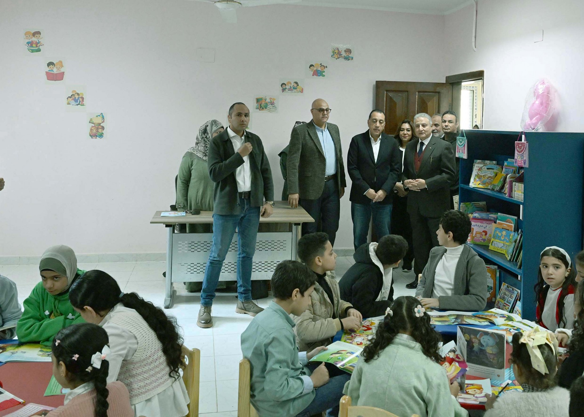 رئيس الوزراء يتفقد مكتبة مصر العامة بشبين القناطر
