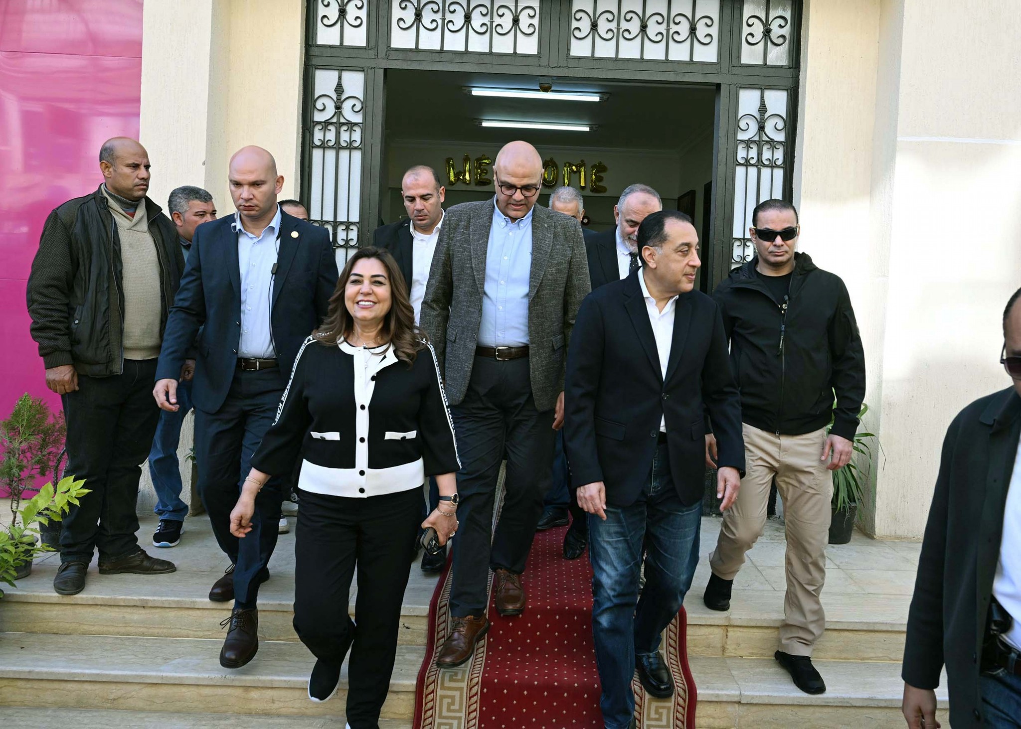 رئيس الوزراء يتفقد مكتبة مصر العامة بشبين القناطر