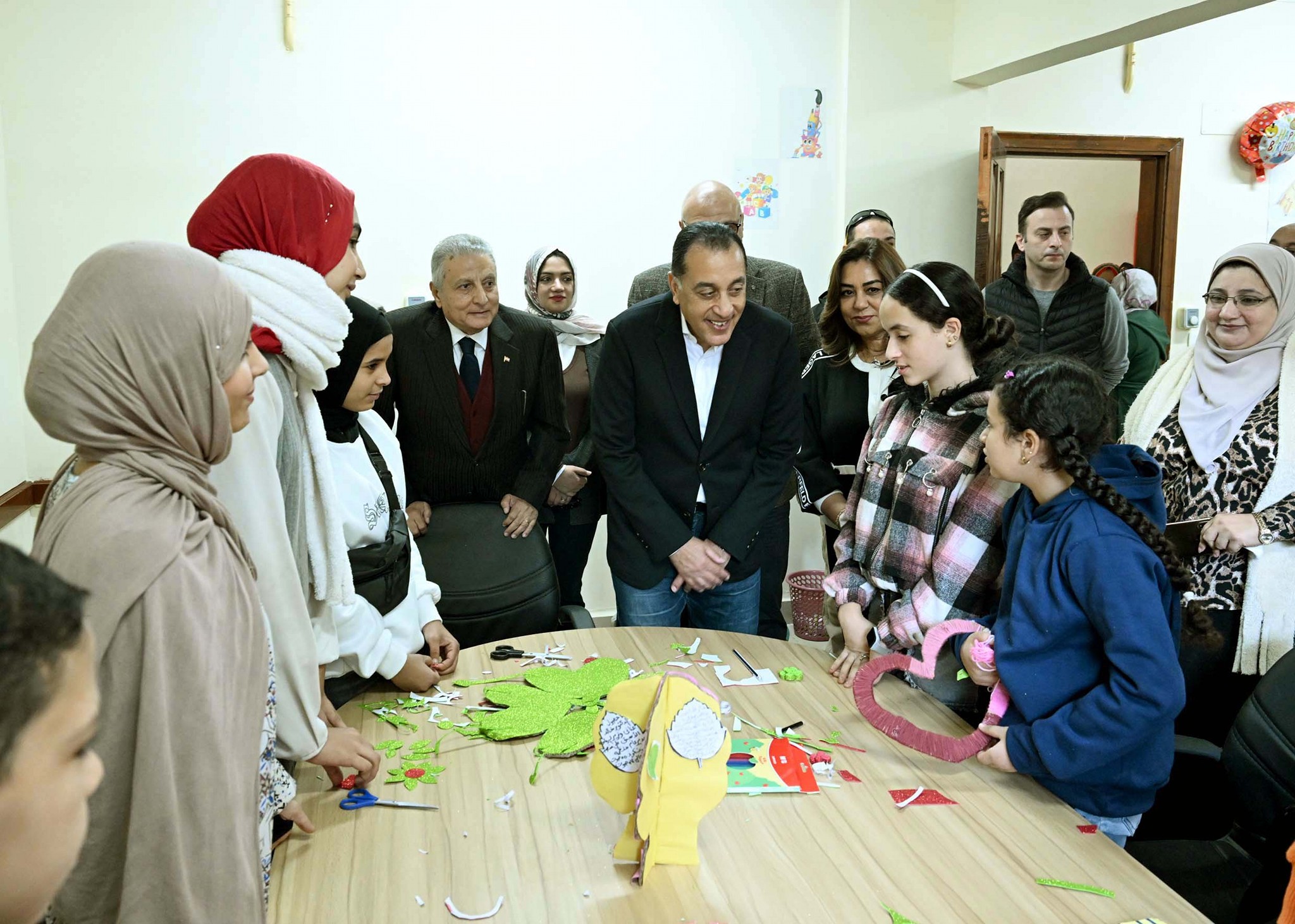 رئيس الوزراء يتفقد مكتبة مصر العامة بشبين القناطر