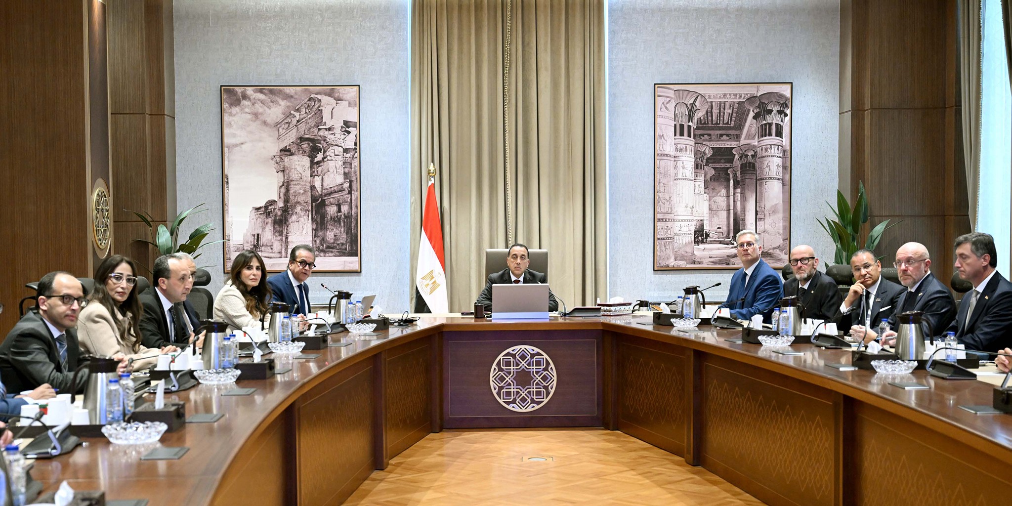 مدبولي يلتقي مسئولي شركة إيني ومجموعة مستشفيات سان دوناتو الإيطالية 