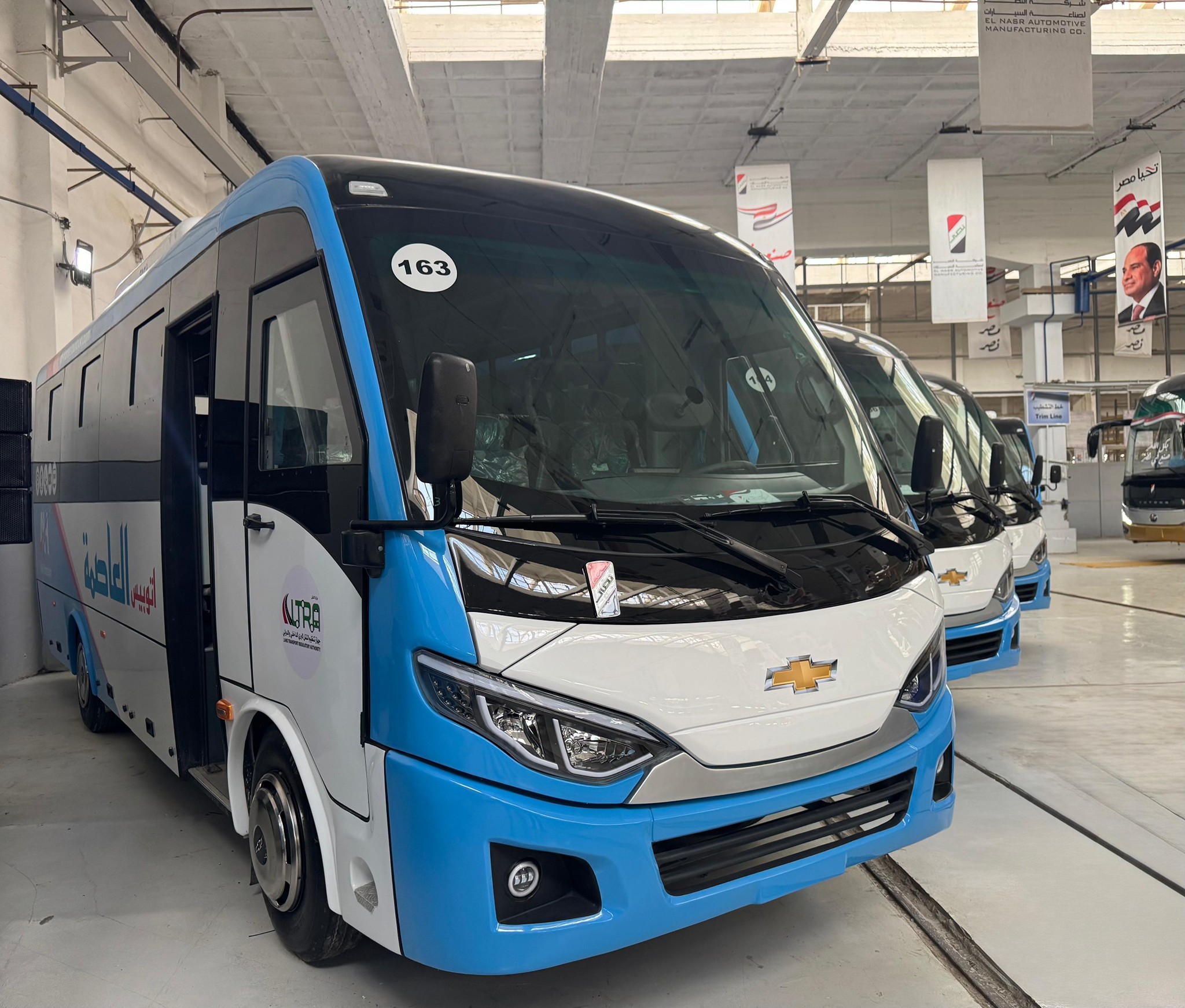 وزير قطاع الأعمال يشهد تسليم الدفعة الأولى من ميني باص نصر ستار