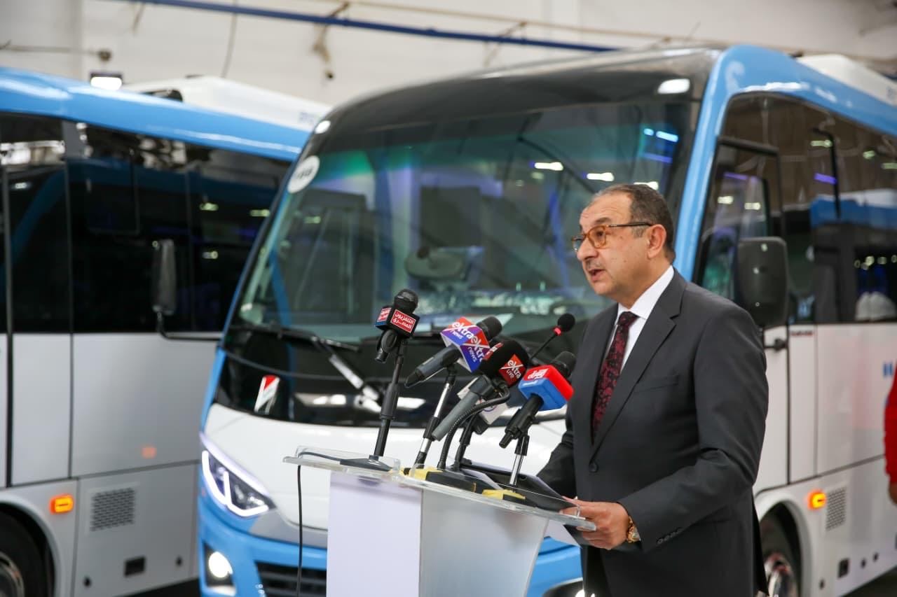 وزير قطاع الأعمال يشهد تسليم الدفعة الأولى من ميني باص نصر ستار