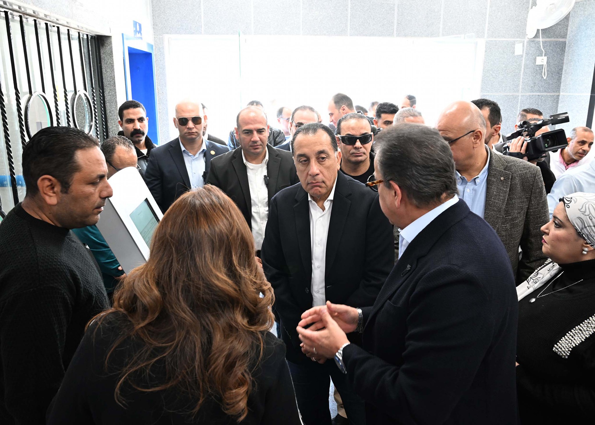 رئيس الوزراء يتفقد مركز طب الأسرة بطحانوب