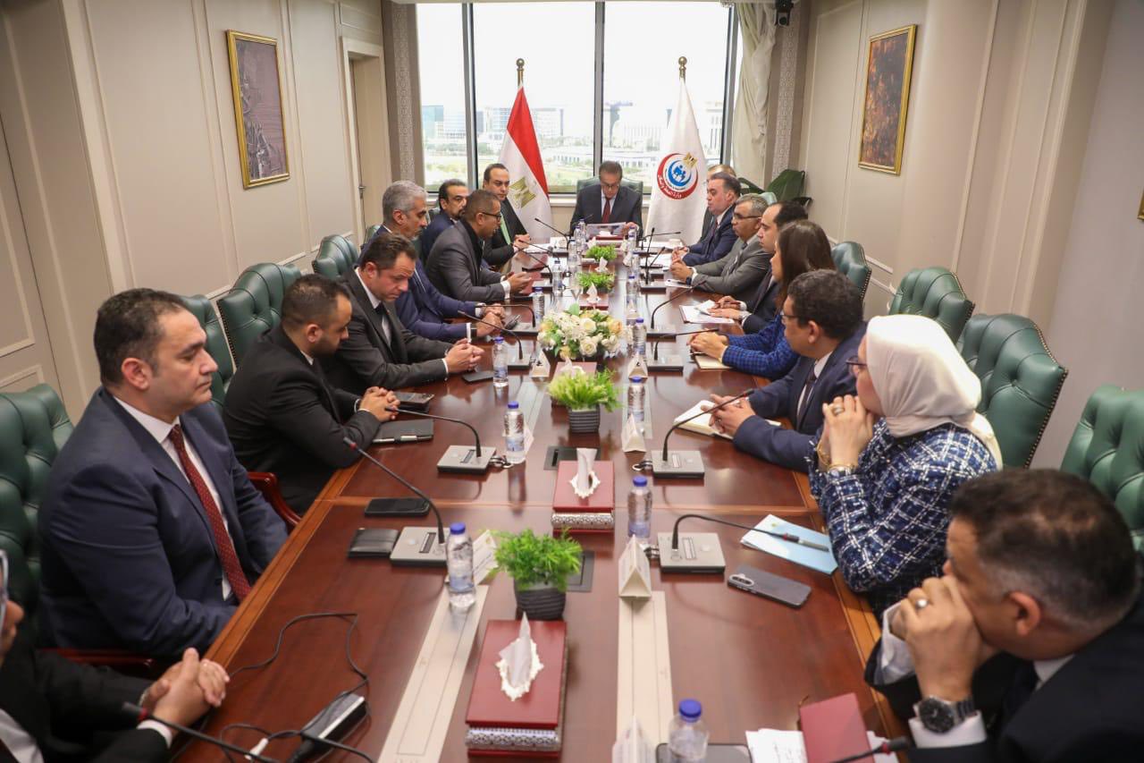 وزير الصحة يعقد اجتماعاً لمناقشة الموقف التنفيذي الحالي لمشروع ميكنة التأمين الصحي