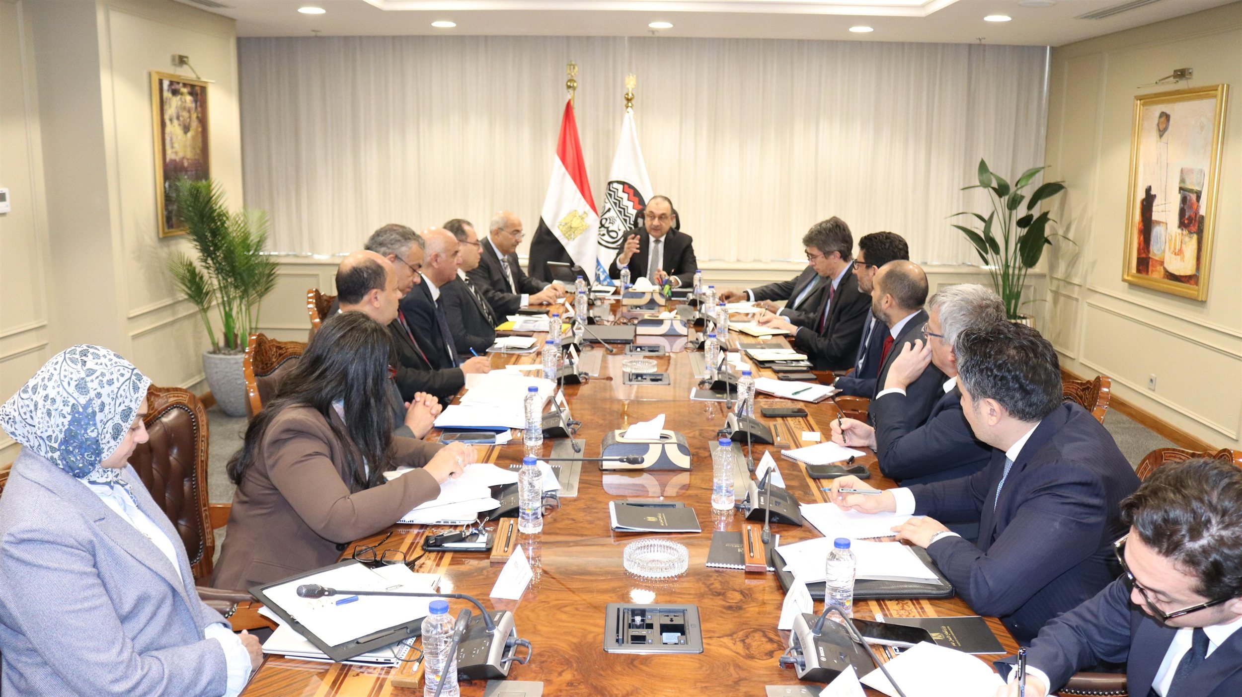 وزير «قطاع الأعمال» يستقبل وفدًا من مجموعة «البنك الدولي»