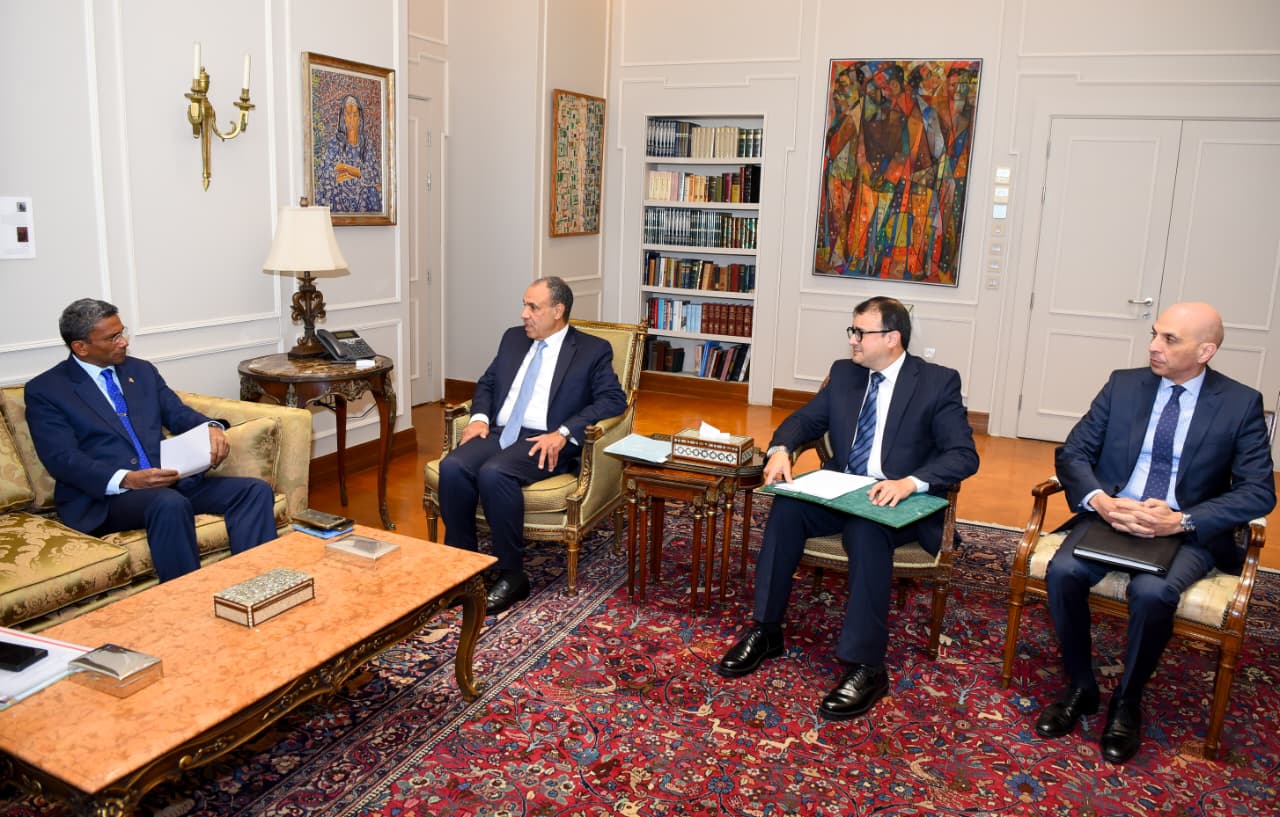 وزير الخارجية يلتقي وزير خارجية سيشل