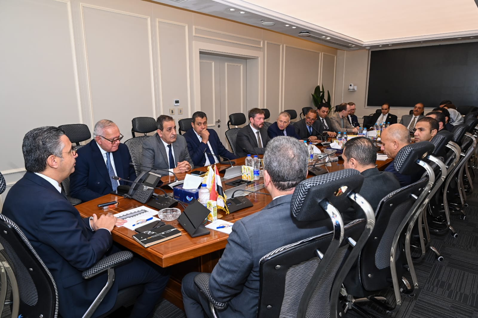 وزير التموين يتابع منظومة تتبع السلع الأساسية