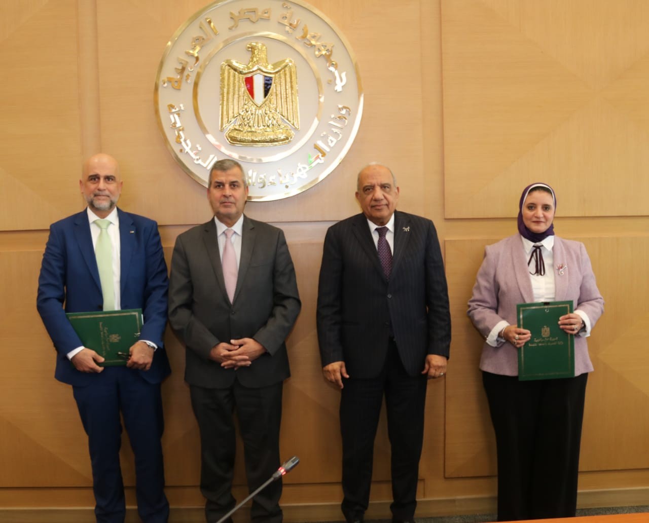 مصر والأردن توقعان عقد تبادل الطاقة الكهربائية لعام 2026