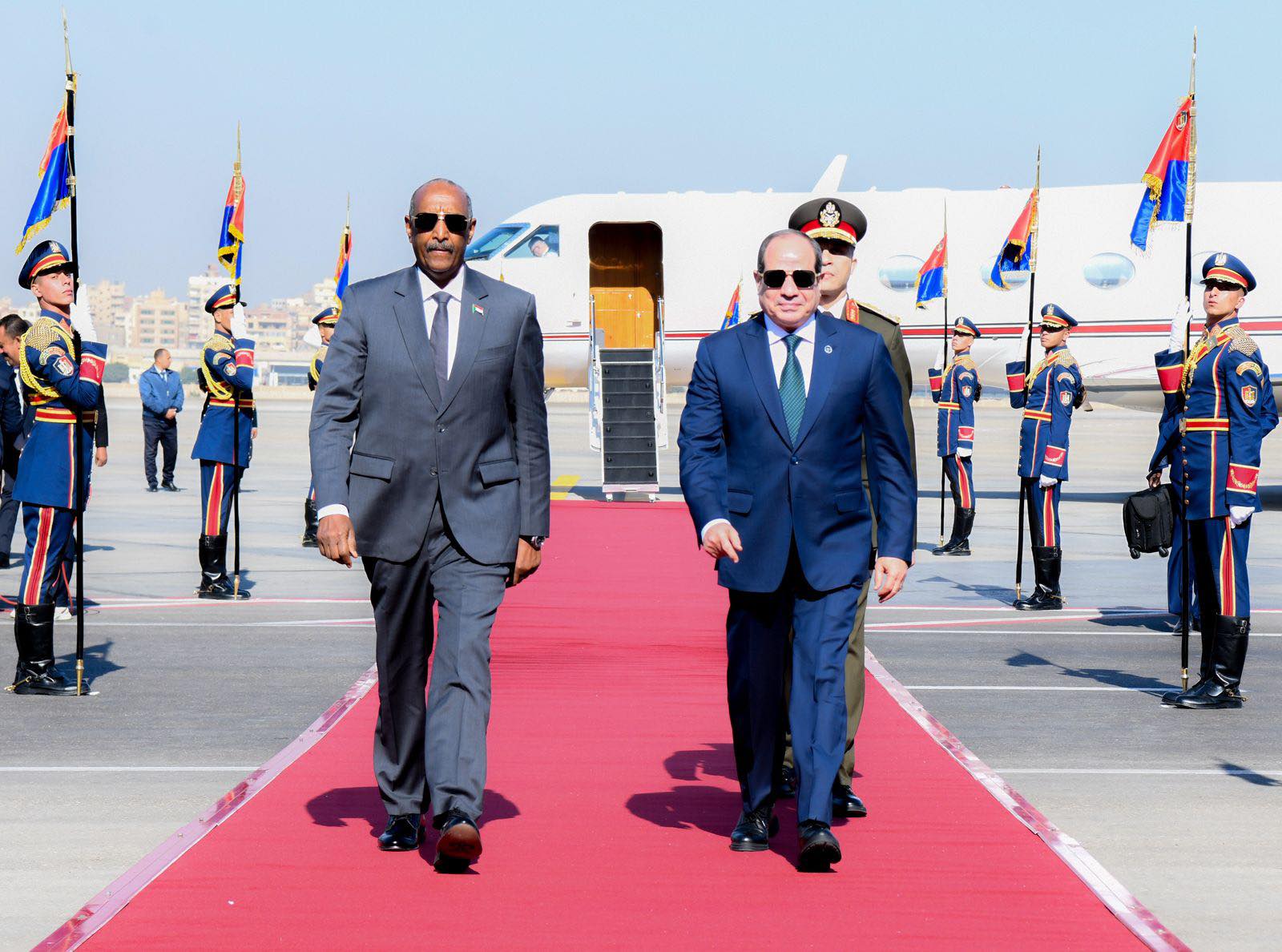 الرئيس السيسي يستقبل رئيس مجلس السيادة الانتقالي السوداني